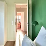 펜션 Schoene Aussicht Rosenhagen Haus 4 *