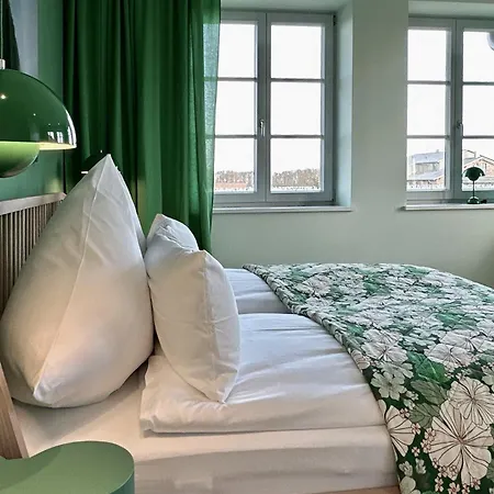 Schoene Aussicht Rosenhagen Haus 4 *